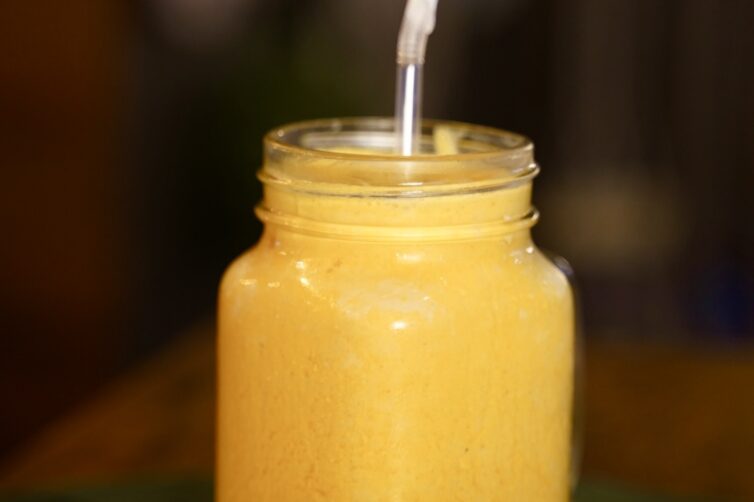 NATURAL SHAKES AND SMOOTHIES